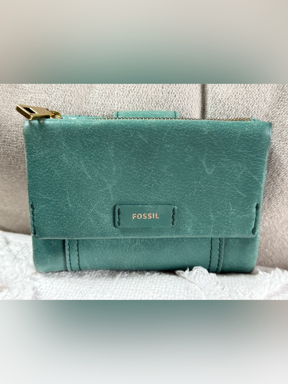 Fossil Teal Green Leather Trifold Wallet with Gold Zipper